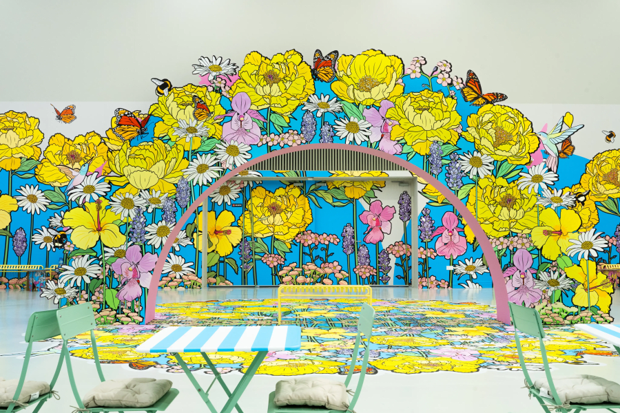 Larger-Than-Life Floral World